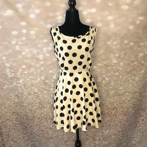 Súper cute polka dot dress